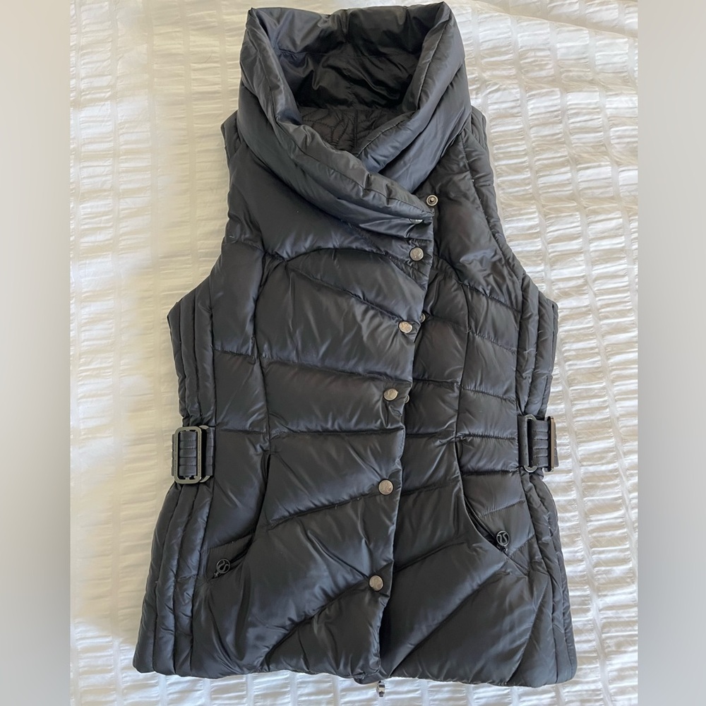 Lululemon reversible puffer vest